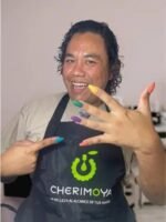 Entré por un vía láctea y salí con una crisis existencial. 🤡 ¿Es nuestra culpa que Cherimoya tenga muchísimos tonos de esmalte y todos sean perfectos? Confirmen que no somos los únicos que sufren en el paraíso. 💅✨ #Cherimoya #humorcheri #Manicura #UñasPerfectas #POV