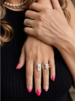 ¿Manicura que le siga el ritmo a mamá? 🛡️✨ Sabemos que las mamás no paran: entre el trabajo, el hogar y mil actividades más, sus manos siempre están en movimiento. Por eso, no cualquier material es suficiente. Para una mamá "todo terreno", el secreto no es solo el color, ¡es el blindaje! 🛠️  Porque cuidar sus manos es también una forma de celebrar todo lo que hacen. ¡Dale a mamá la manicura que se merece! 💅💖 #Cherimoya #DíaDeLaMadre #chmanicura #ManicuraProfesional #Cherilovers